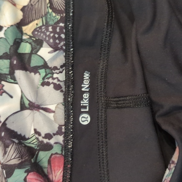 Lululemon Run the World Exploded So Fly Butterfly Angel 7/8 Tights, size 4 - Picture 5 of 5